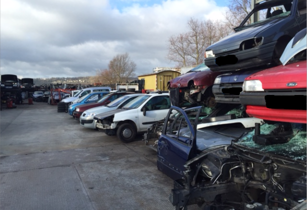 Aperçu des activités de la casse automobile AUTO DESTRUCTION située à CARRIERES-SOUS-POISSY (78955)